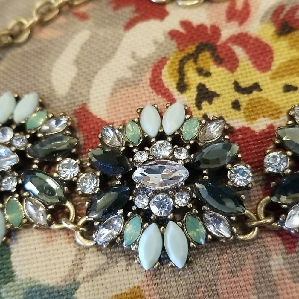 Elegant Gold and Green Stones And CRYSTALS JCREW Statement Necklace!!! NWOT!!!
